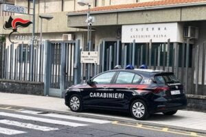 Mascalucia, 21enne aggredisce la madre per avere i soldi: giudice lo ‘allontana’ da casa