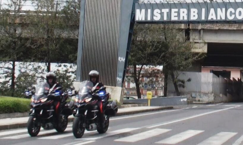 Misterbianco, minaccia sotto casa l’ex compagna: “Non me ne vado da qui finché non brucio tutto il palazzo”
