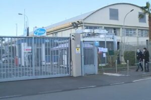 Catania, Pfizer comunica 130 esuberi e sindacato si mobilita. L’azienda: “Adeguamenti necessari”