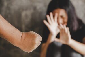 Acireale, minacce e aggressioni all’ex moglie: lasciato perché la tradiva
