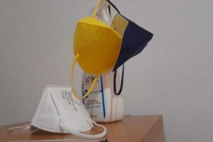 Covid, via le mascherine da venerdì. Speranza: “Segnali incoraggianti grazie a campagna vaccinale”