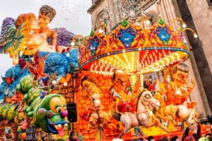 Acireale, il Carnevale si moltiplica per 3: dal 23 carri in miniatura, a luglio omaggio ai migranti