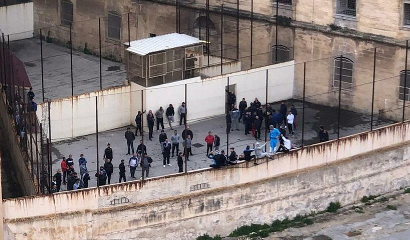 Palermo, detenuto 31enne tenta il suicidio in una cella dell’Ucciardone: è in gravi condizioni