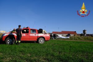 Catania, velivolo dell’Aeroclub va fuori pista nella zona di Bicocca: nessun ferito