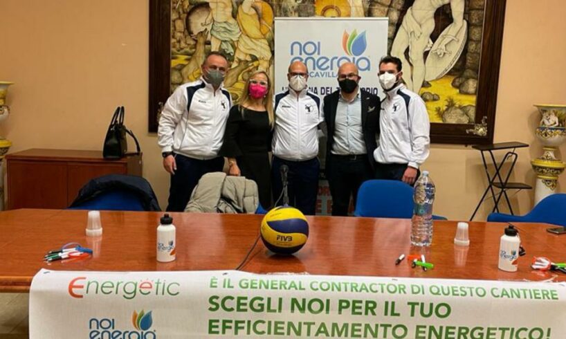 Adrano, presentata la squadra di volley femminile ‘NoiEnergia San Giuseppe’: Pappalardo nominato presidente onorario