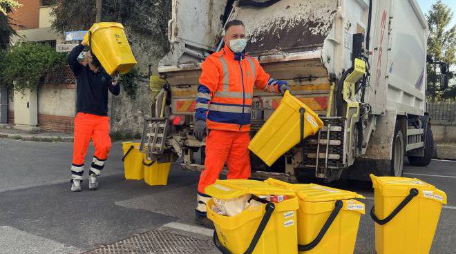 Raccolta differenziata, in Sicilia la percentuale fa passi avanti (47%) ma resta un disastro. Musumeci: “Servono i termoutilizzatori”