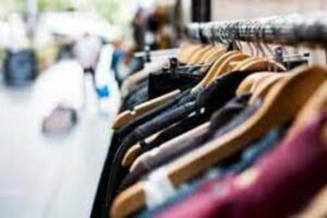 Misterbianco, ruba di nuovo abbigliamento sportivo nello stesso negozio del centro commerciale: 36enne arrestato