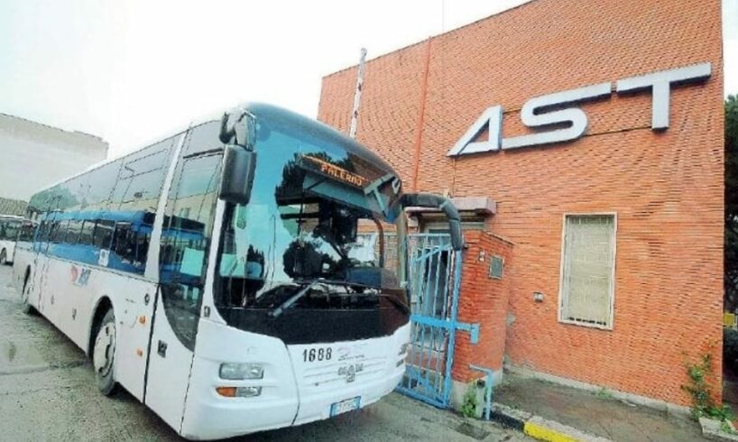 Palermo, ai domiciliari per corruzione il dg dell’Ast: 16 persone indagate. Favori su appalti per acquisto autobus e pneumatici