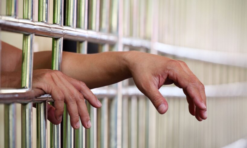 Adrano, 29enne va in carcere per cumulo di pena: fino a giugno 2024