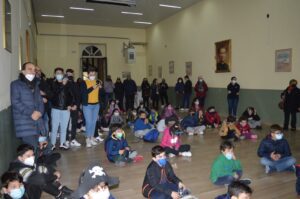 Biancavilla, l’Arcivescovo Renna visita l’Oratorio “don Pino Puglisi”: i bambini l’accolgono con un “la vogliamo bene” (VIDEO)