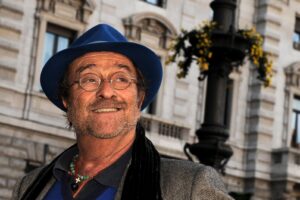 “Non ci credo sono passati dieci anni”. Sui social l’amico Massimo Cotto ricorda Lucio Dalla scomparso nel 2012