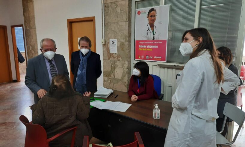 Catania, aperto al pubblico l’hub vaccinale di via Pasubio. Liberti: “Target 5-11 anni lontano dagli obiettivi”