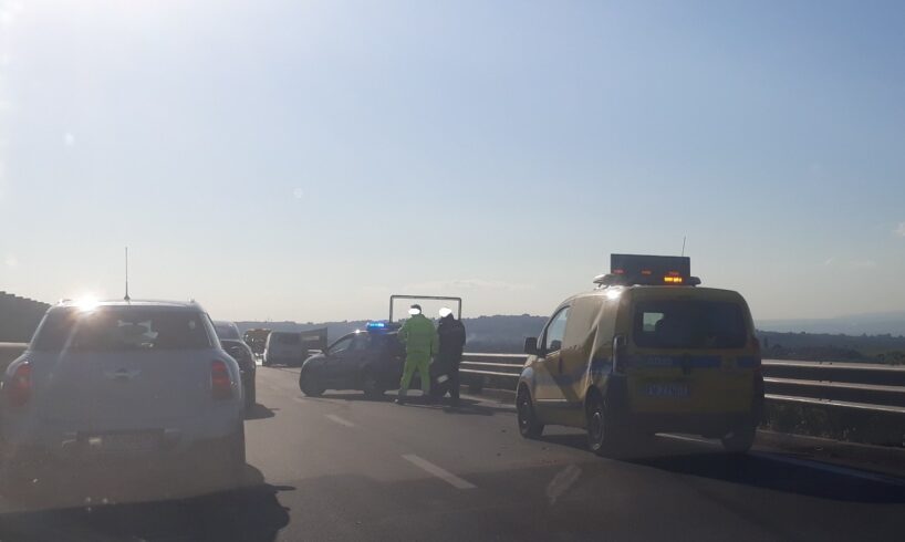 Belpasso, incidente sulla SS 121 coinvolge due mezzi: non ci sono feriti gravi