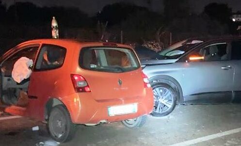 Paternò, scontro tra due auto in via Mongibello: i conducenti feriti ma non in maniera grave