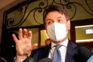 Covid, Conte chiede al governo di togliere il green pass al lavoro dopo il 31 marzo: plauso della Lega