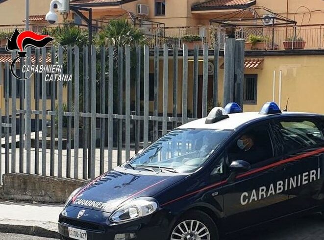 Tremestieri Etneo, ai domiciliari con il braccialetto l’ex marito violento e geloso: l’ex compagna ha denunciato tutto