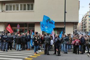 Vertenza Pfizer, nulla di fatto dopo incontro sindacati-azienda: confermati i 130 licenziamenti