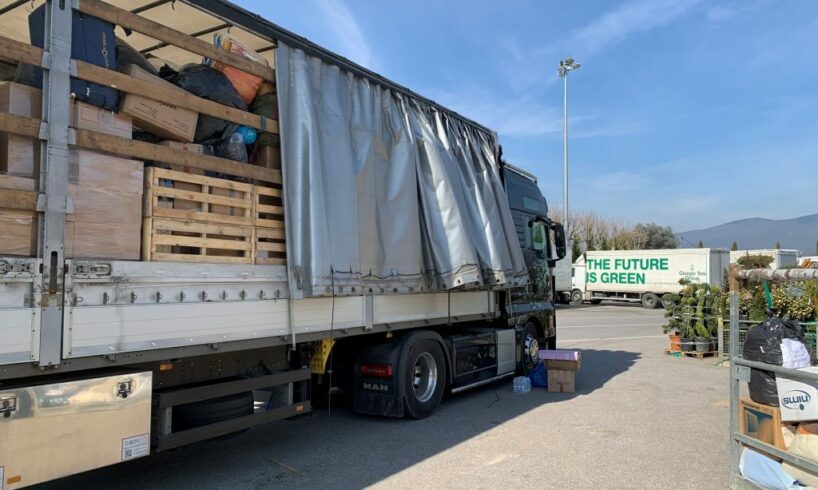Ucraina, da S. G. la Punta partito convoglio di aiuti umanitari: tir messo a disposizione da “Luigi Cozza Trasporti”