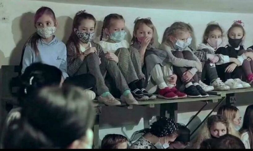 Ucraina, da famiglia italiane richieste di adozione e affido di bambini: in rete anche fake news