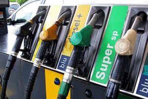 Carburanti: Eni, Ip, Tamoil e Q8 abbassano i prezzi di benzina e gasolio