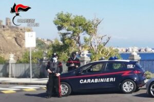 Aci Castello, in auto con la droga da spacciare: denunciato 48enne