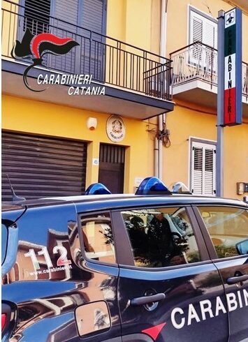 Pedara, cerca la compagna scappata da lui e la minaccia di morte: trova i carabinieri ad aspettarlo