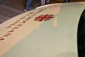 Catania, la Caritas dopo lo sgombero di piazza della Repubblica: “Accogliere la complessità dei senza dimora”