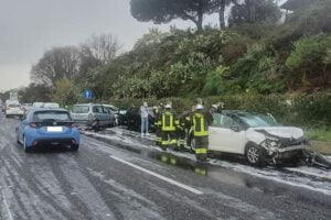 A18 San Gregorio-Acireale, maxi tamponamento tra auto dopo grandinata: una decina i feriti