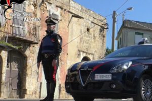 Palermo, spaccio di droga gestito da due gruppi criminali con linguaggio cifrato: 9 arresti