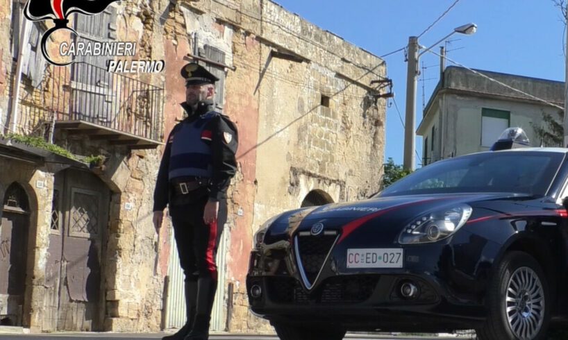 Palermo, spaccio di droga gestito da due gruppi criminali con linguaggio cifrato: 9 arresti
