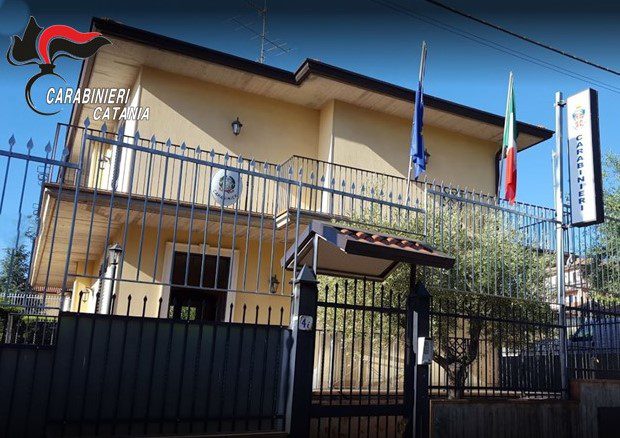 Trecastagni, persecuzioni e minacce di morte all’ex compagna: 28enne ai domiciliari con ‘braccialetto’