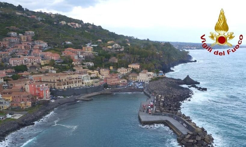 Acireale, 27enne tunisino trovato cadavere a Santa Maria la Scala: il fratello si è messo in salvo