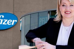 Catania, vertenza Pfizer: lettera dei lavoratori all’ad Kerkola: “Perché salva il mondo dalla pandemia e non salva i suoi dipendenti?”