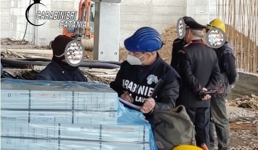 Randazzo, controlli su sicurezza e lavoro sommerso nel cantiere per la rete fognaria: denunce e sanzioni per 8 mila euro