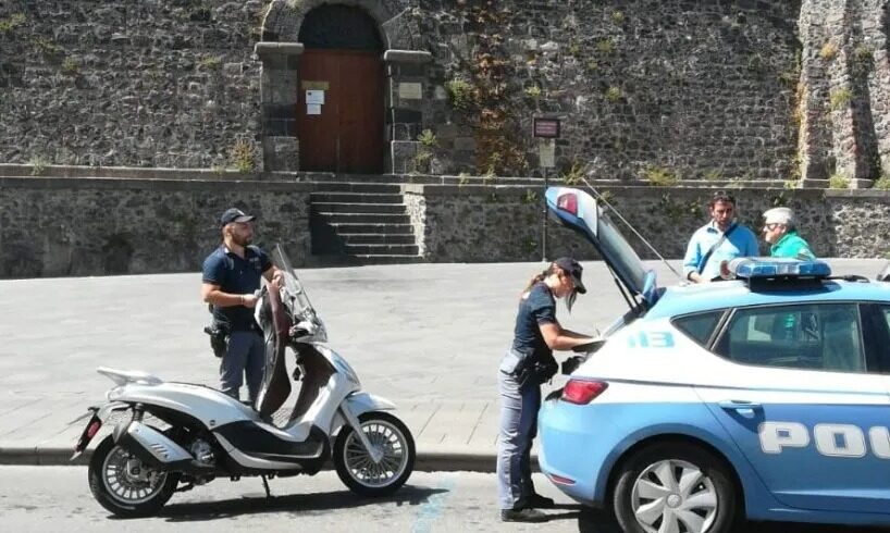 Adrano, controlli straordinari in tutta la città: posti di blocco e verifiche ad autoveicoli e motoveicoli