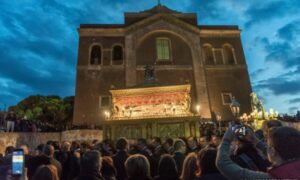 Il patto con il Divino e la ciclicità della Natura: la teatralità sacra che penetra le coscienze