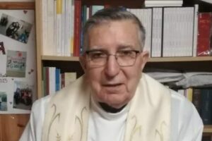 Adrano, affetto e vicinanza a Padre Abate colto da malore la Domenica di Pasqua: dal gruppo consiliare “Quadrifoglio”