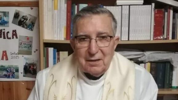 Adrano, affetto e vicinanza a Padre Abate colto da malore la Domenica di Pasqua: dal gruppo consiliare “Quadrifoglio”