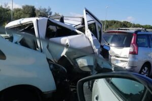 Tangenziale Ovest, ieri tamponamento a catena alla svincolo Paesi Etnei: 4 vetture coinvolte