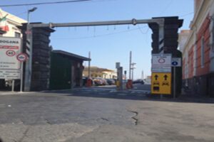 Catania, 18enne ferito in una sparatoria nel porto: coinvolto anche un cantante neomelodico