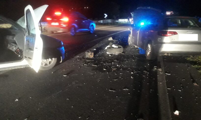 Paternò, grave incidente al bivio Ragalna-Belpasso SS 284: tre feriti nello scontro di tre auto