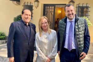 Centrodestra, la Sicilia è il campo di battaglia. La Meloni sfida gli alleati: “Insieme o volete maggioranze arcobaleno?”