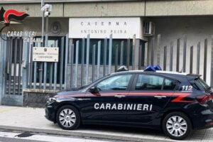 Mascalucia, ladri d’auto restano a secco e denunciano furto della propria Fiat 500: misura cautelare per due catanesi