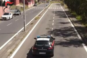 Catania, due controlli in pochi minuti e il pusher 20enne c’è cascato: arresto in flagranza