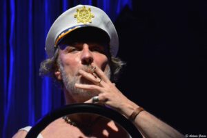 Teatro, al ‘Musco’ in scena ‘Stupidistan’ con la regia di Francesca Ferro: dal romanzo di Stefano Amato
