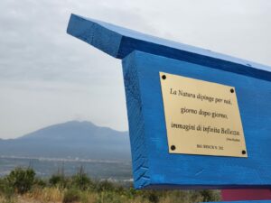 Centuripe, dalla ‘Grande Panchina’ dei Calanchi uno sguardo nuovo sul territorio: realizzata dalla famiglia Capizzi di Biancavilla