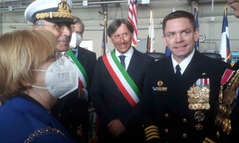 Sigonella, cambio al vertice della stazione aeronavale: Shoemaker prende il posto di Pickard Jr