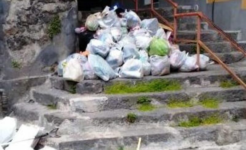 Paternó, rifiuti lungo via G. B. Nicolosi: sanzionati i cittadini ‘sporcaccioni’