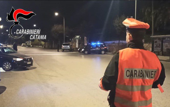 Caltagirone, sparò col fucile al rivale in amore: 20enne fermato per tentato omicidio