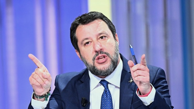 Centrodestra, forse giovedì vertice tra i leader per sciogliere il nodo Sicilia. Salvini: “Lavoro per l’unità”